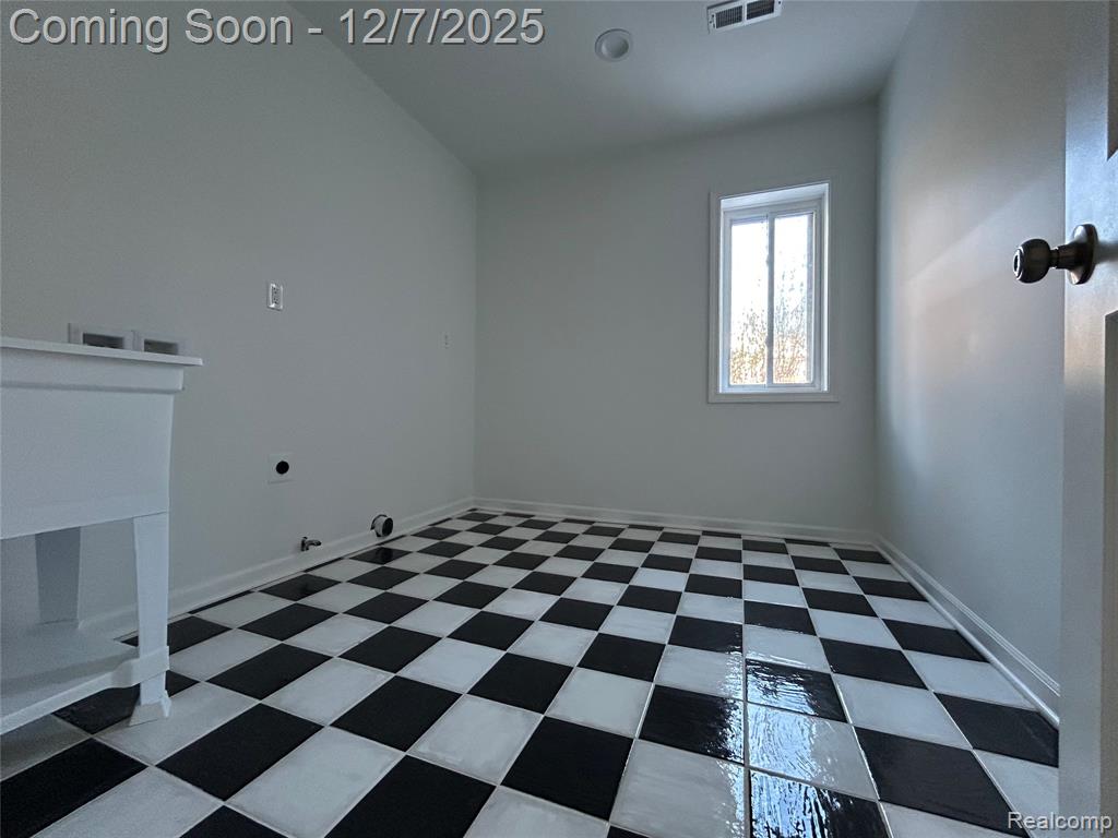 2488 Willow Beach Street, Keego Harbor, MI 48320 — Photo 21