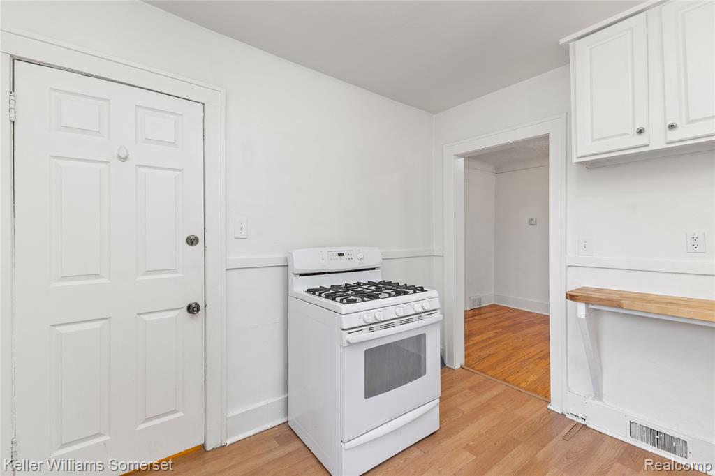 790 JEWELL (Lower) Street, Ferndale, MI 48220 — Photo 18