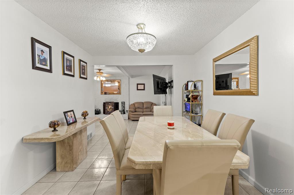 26611 Cecile Street, Dearborn Heights, MI 48127 — Photo 11