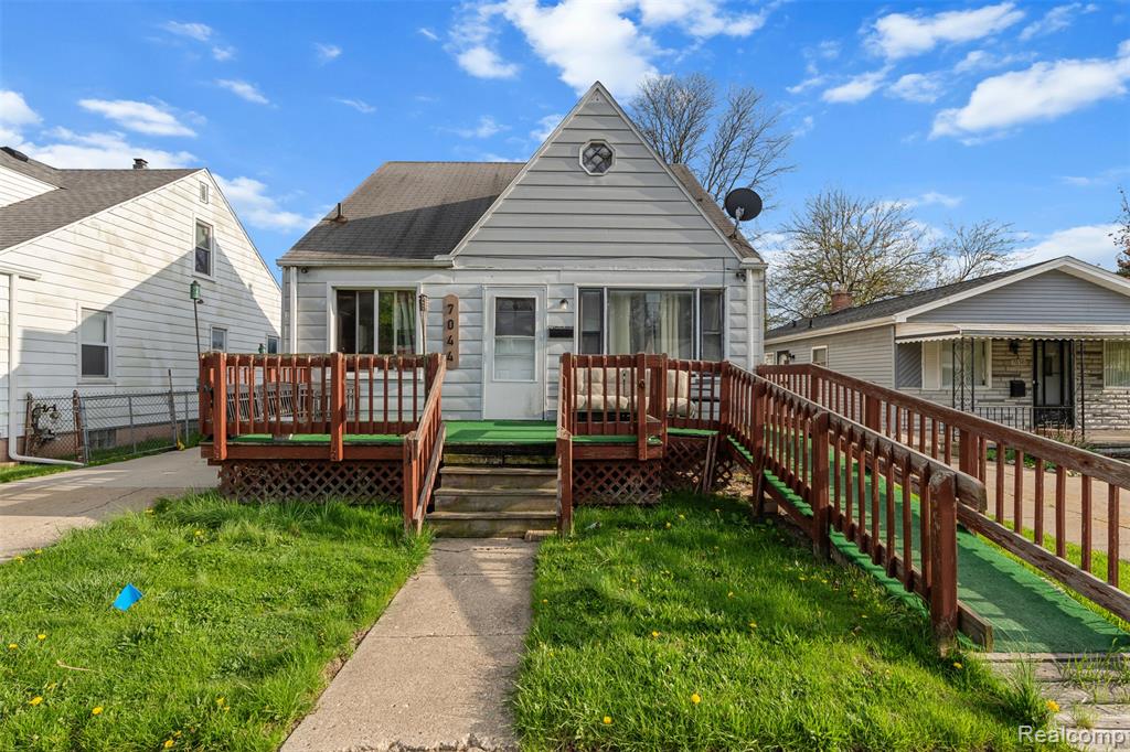 7044 Continental Avenue, Warren, MI 48091 — front exterior