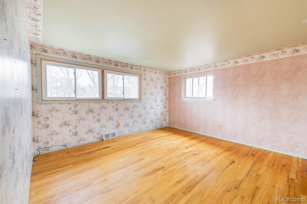 8064 WOOD Drive, Grosse Ile, MI 48138 — Photo 16