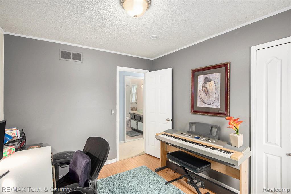 5360 OLD FRANKLIN Court, Grand Blanc, MI 48439 — Photo 22