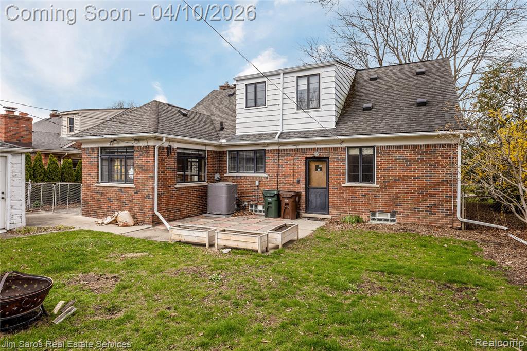 1101 Torrey Road, Grosse Pointe Woods, MI 48236 — Photo 27