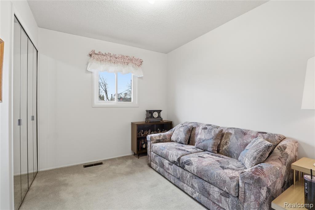 5221 Worchester Drive, Swartz Creek, MI 48473 — Photo 18