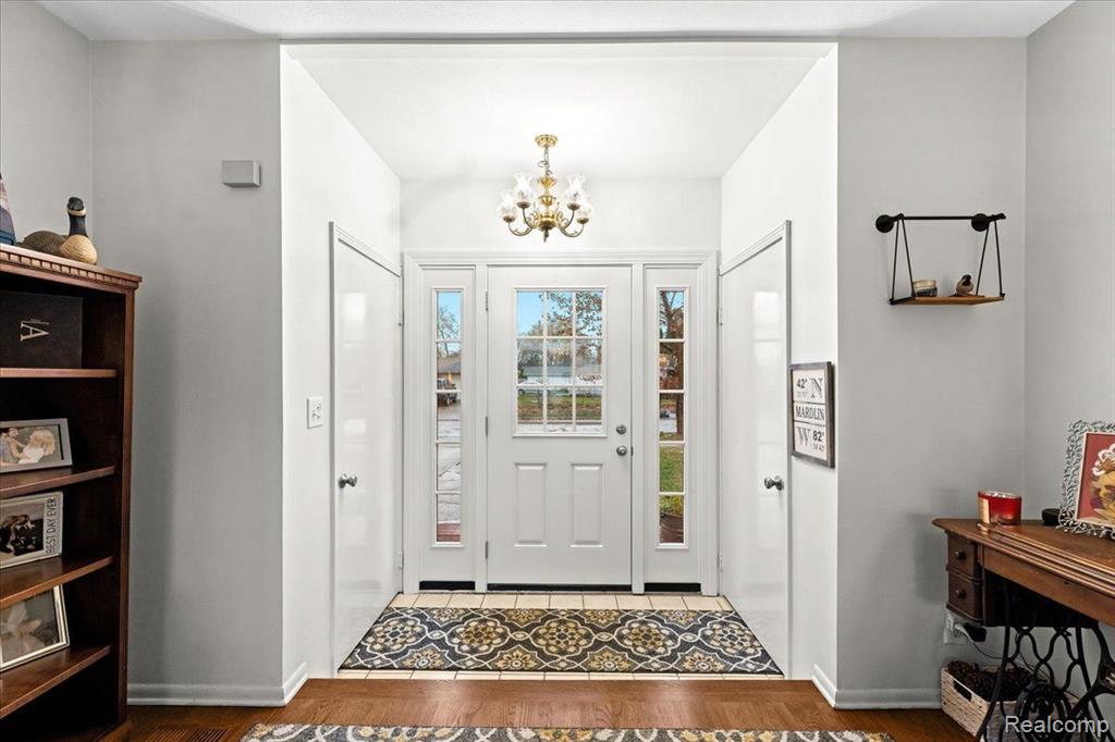 4724 S TUXEDO Drive, Warren, MI 48092 — Photo 2