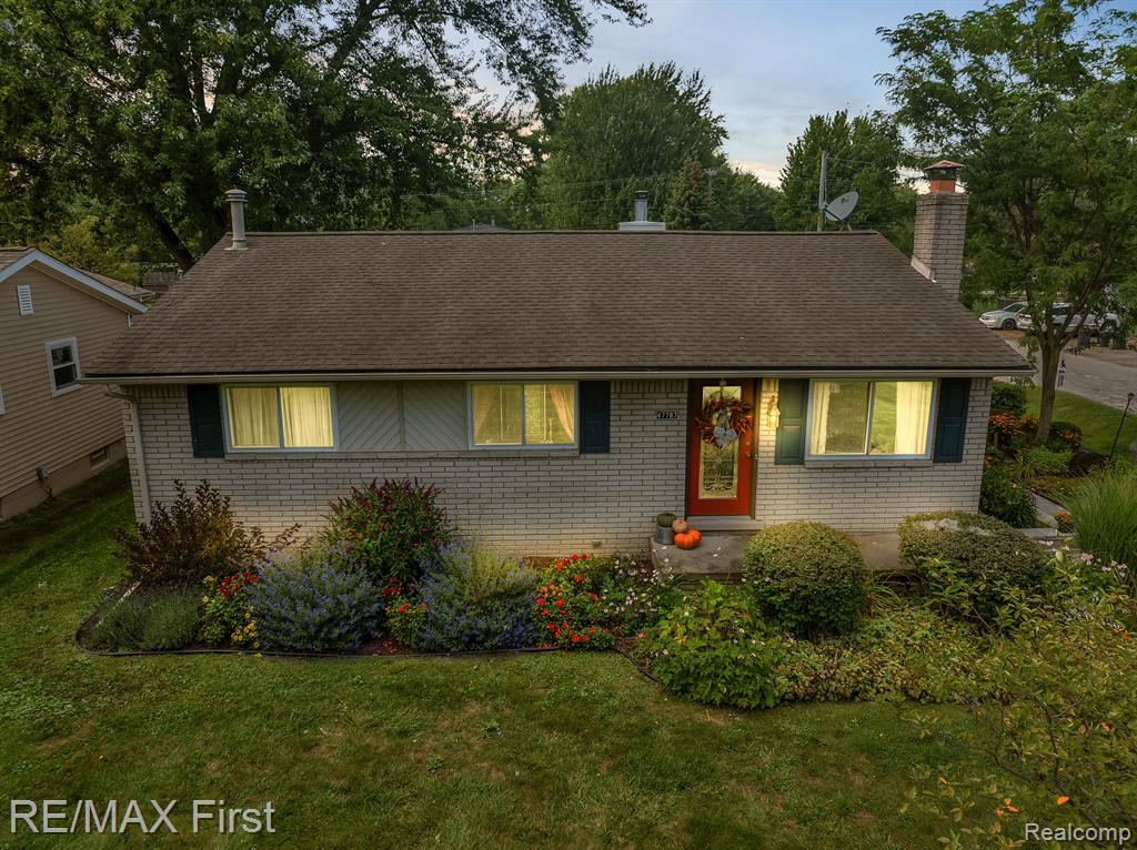 47787 JEFFERSON Avenue, Chesterfield, MI 48047 — Photo 3