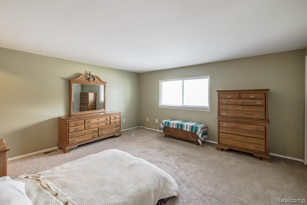 4851 Shoreline Boulevard, Waterford, MI 48329 — Photo 27