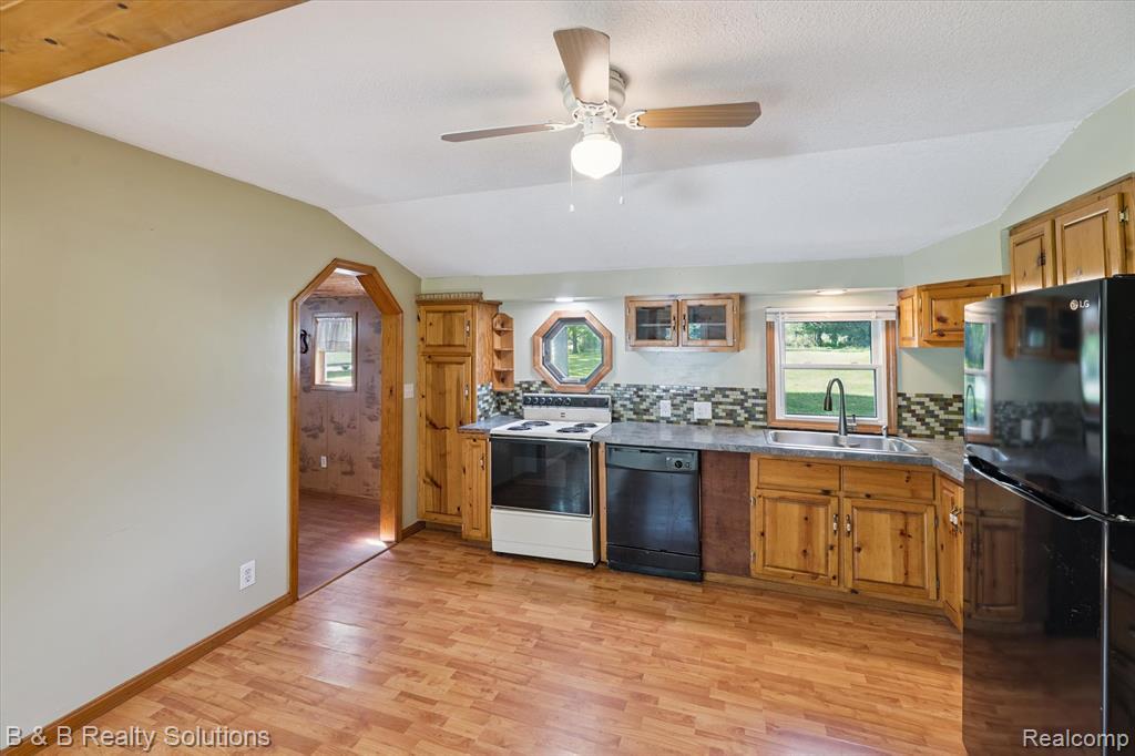 5159 Millis Road, North Branch, MI 48461 — Photo 15