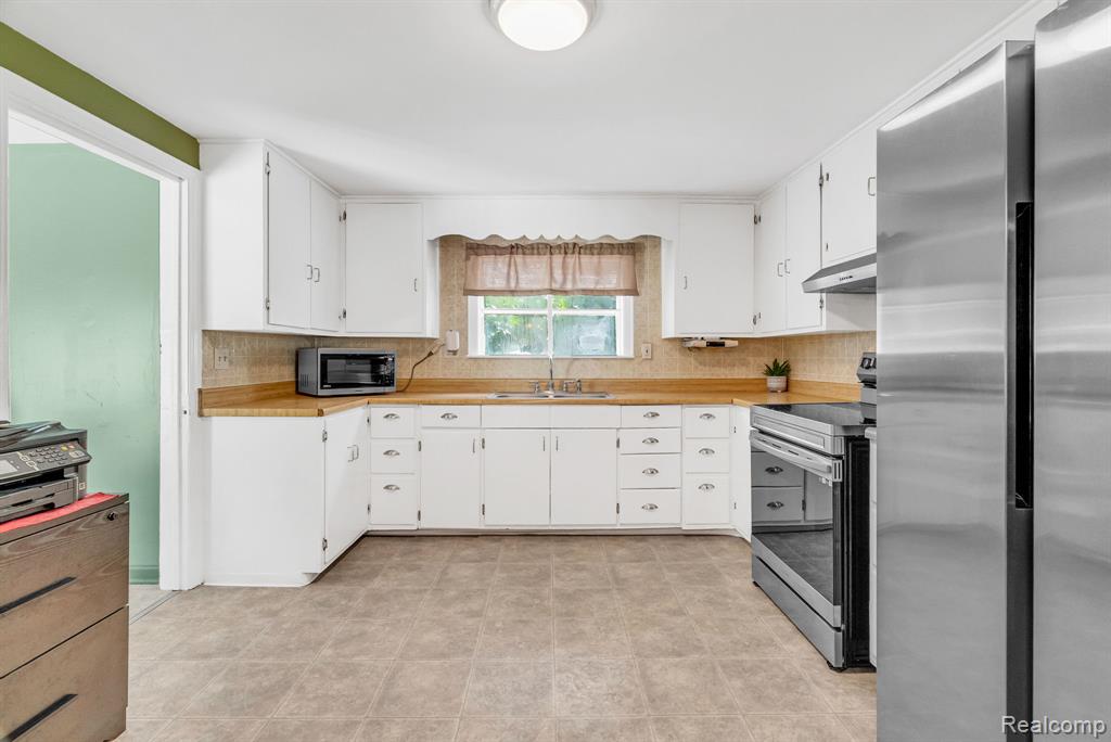 4350 Lessing Avenue, Waterford, MI 48329 — Photo 7