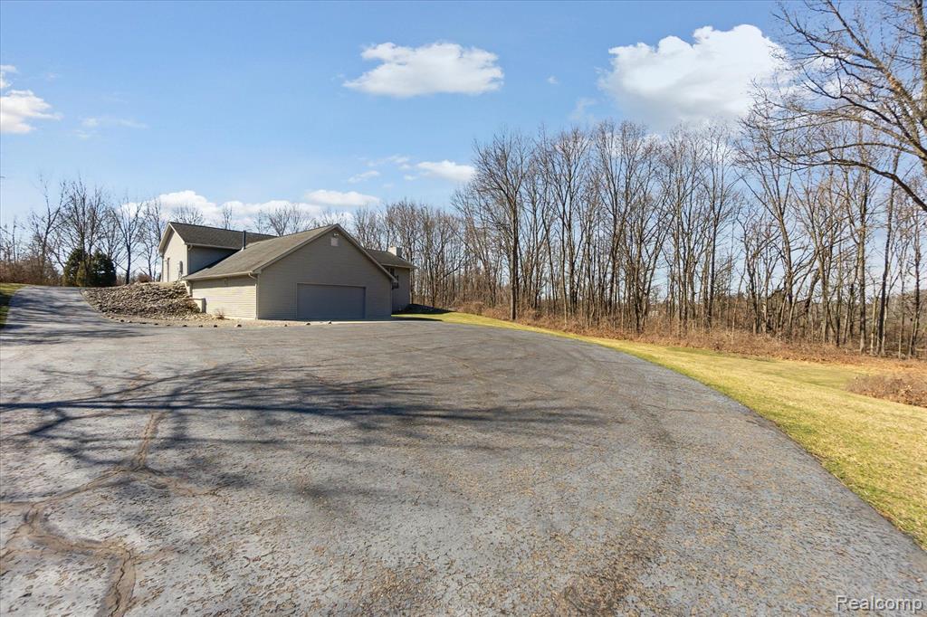 5074 CLARKSTON Road, Clarkston, MI 48348 — Photo 36