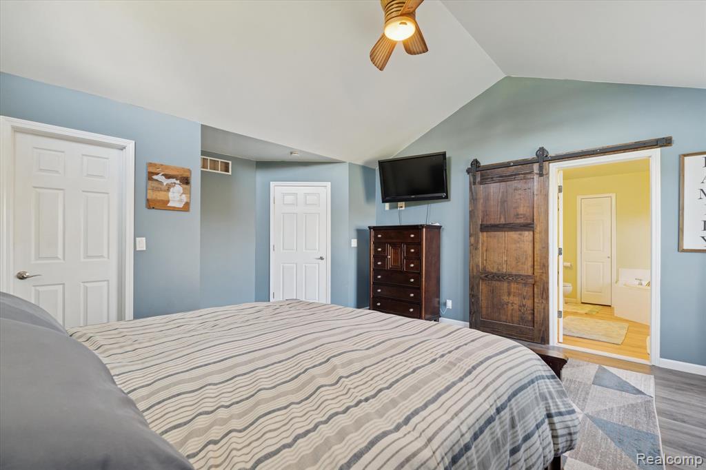 11051 Meadowview Drive, Goodrich Vlg, MI — Photo 27