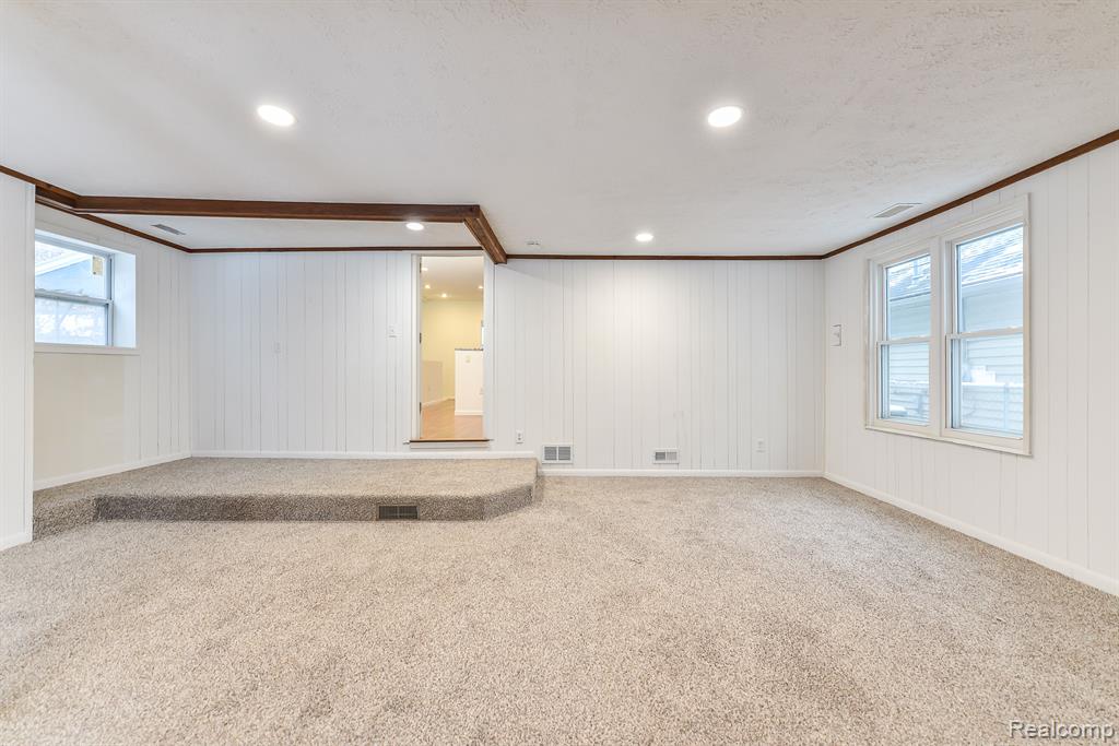 336 BEACHWAY Street, Whitmore Lake, MI 48189 — Photo 45