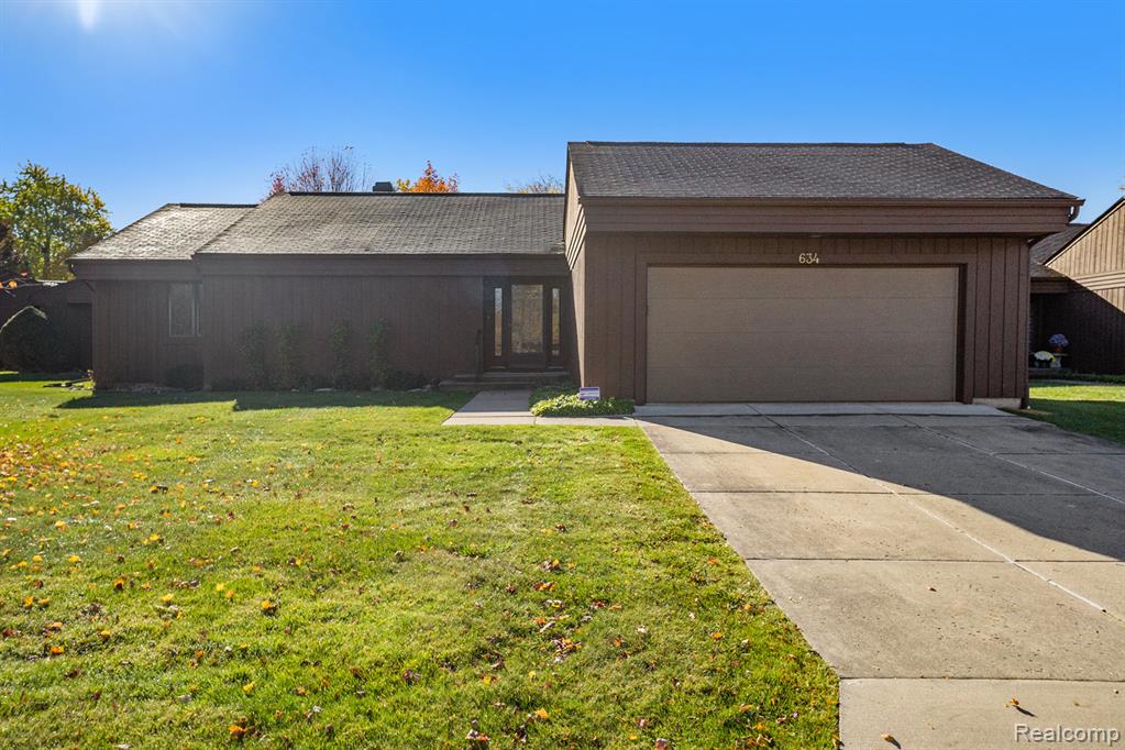 634 Applegate Lane, Grand Blanc, MI 48439 — front exterior