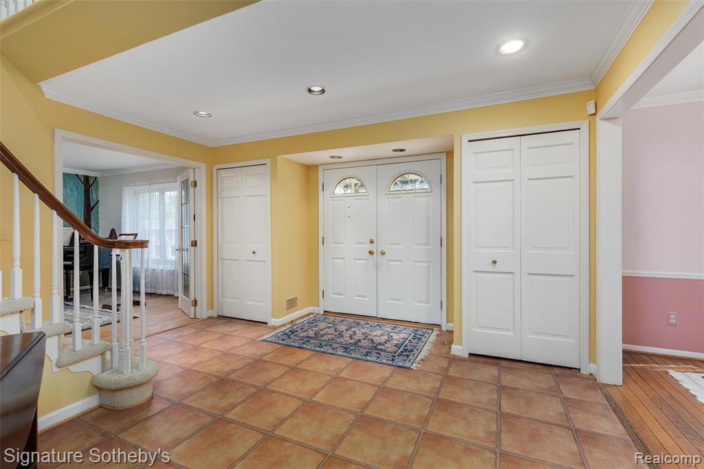 5160 Greenbriar Drive, West Bloomfield, MI 48323 — Photo 39