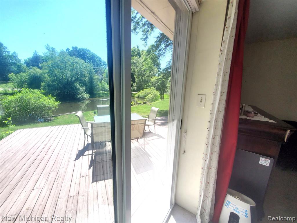 5535 WILLOW VALLEY Drive, West Bloomfield, MI — Photo 27