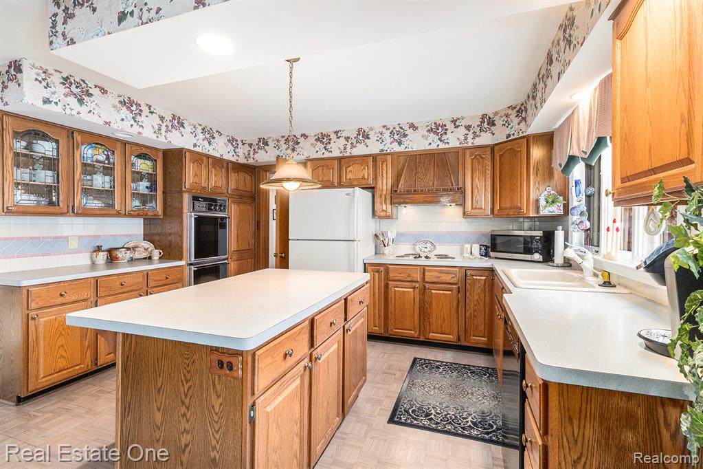 4616 Coachmaker Drive, Bloomfield Hills, MI 48302 — Photo 16