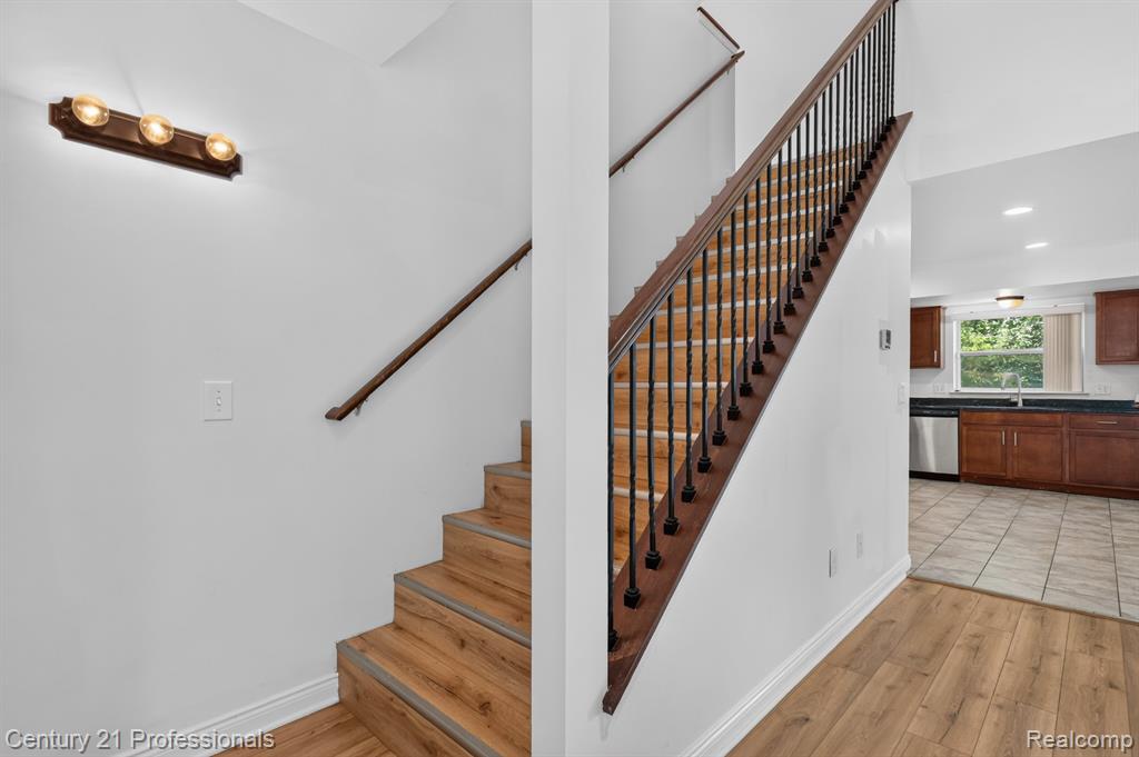 2042 Decker Road, Walled Lake, MI 48390 — Photo 20