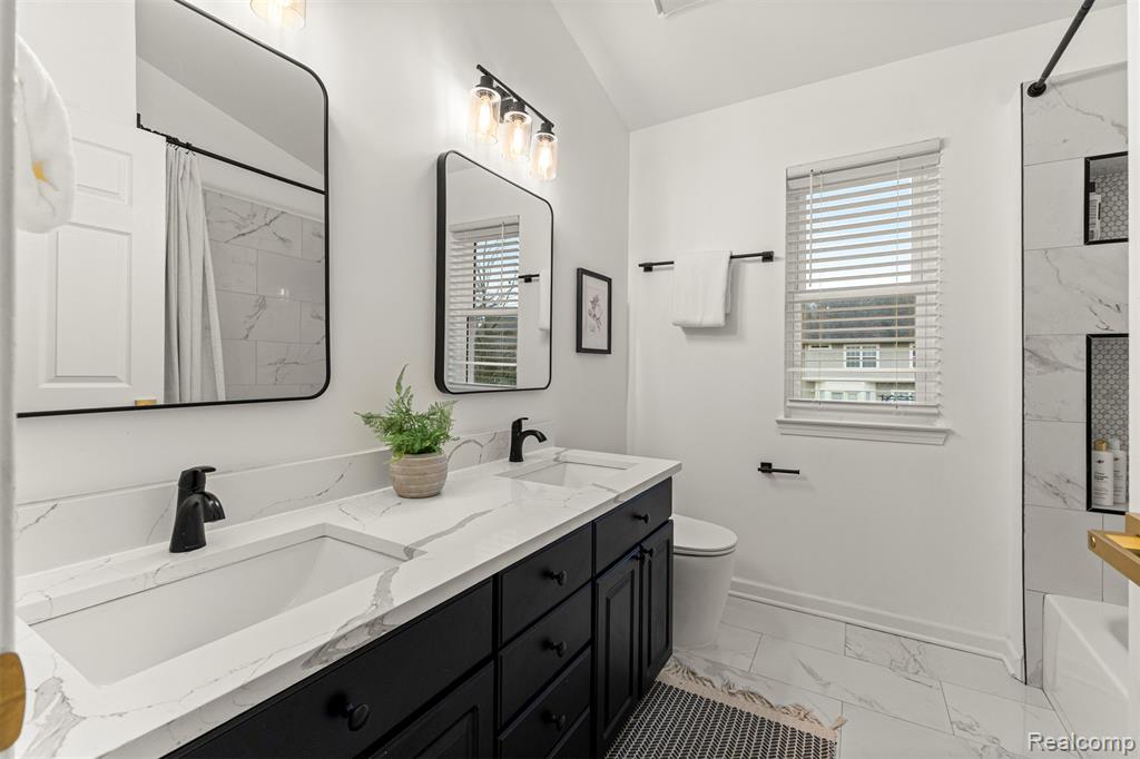 1065 Equestrian Drive, South Lyon, MI, 48178