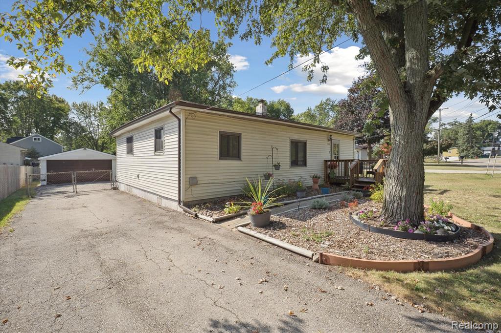 7474 River Vista Street, Utica, MI 48317 — Photo 3