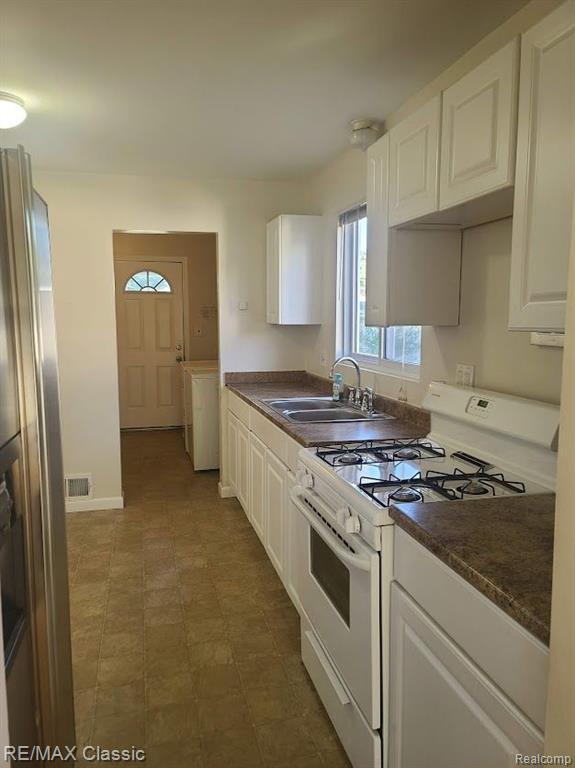 937 E ANNABELLE Avenue, Hazel Park, MI 48030 — Photo 8