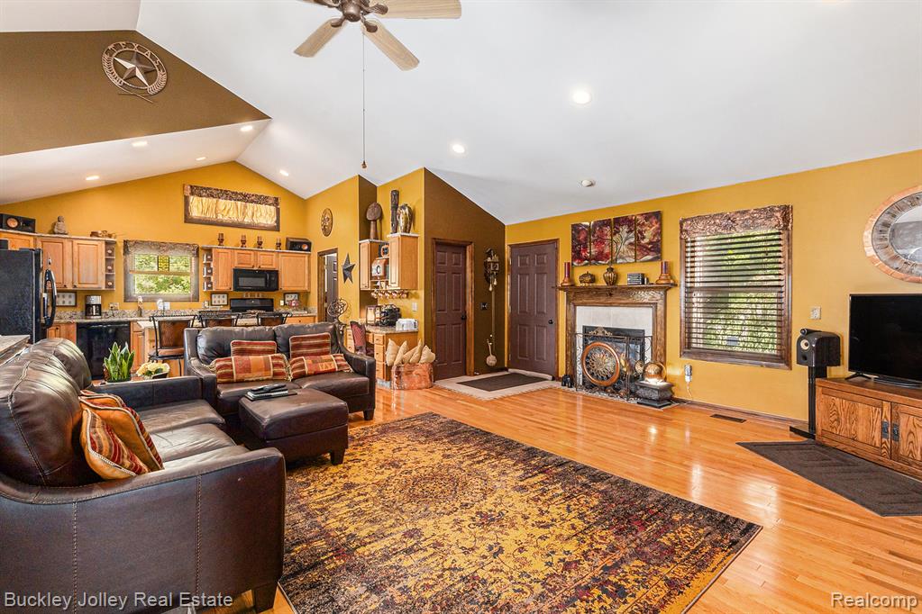 928 WESTWIND SHORE Drive, Howell, MI 48843 — Photo 8