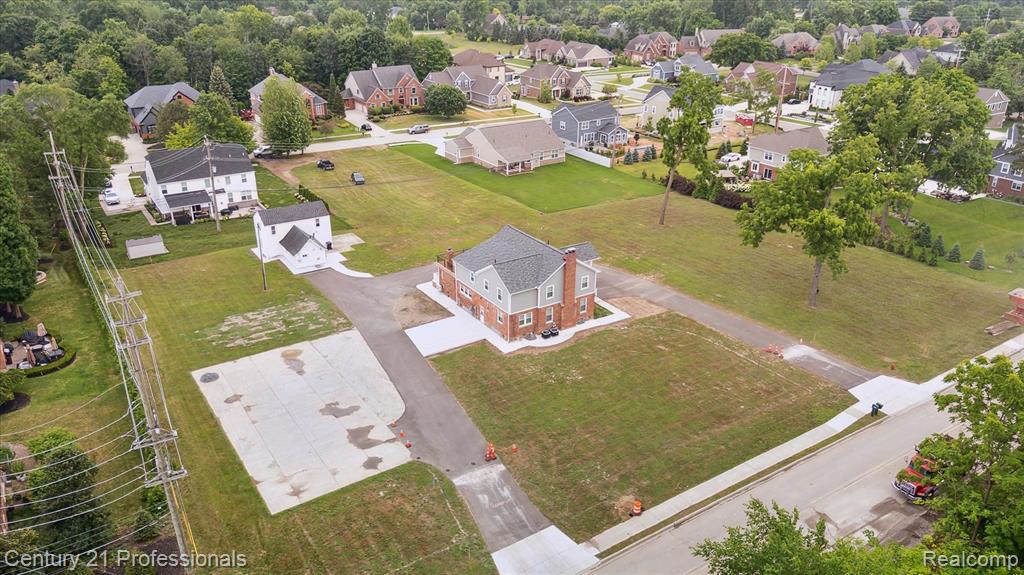 21120 Halsted Road, Farmington Hills, MI 48167 — Photo 58
