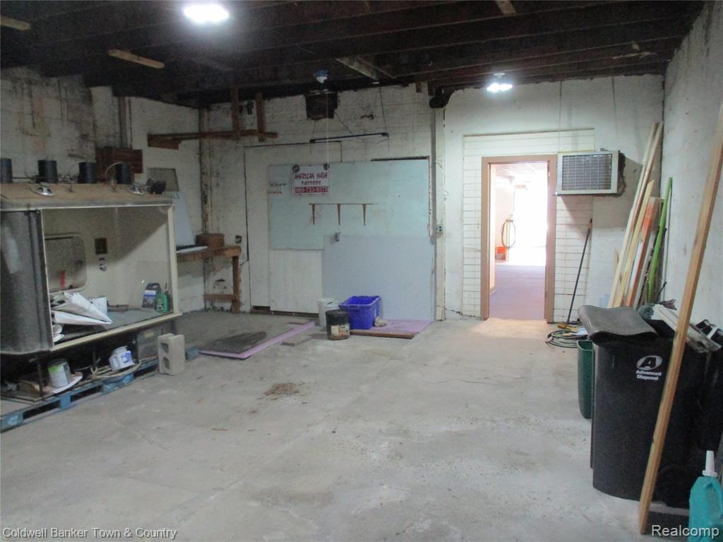 910 W Main Street, Owosso, MI 48867 — Photo 6