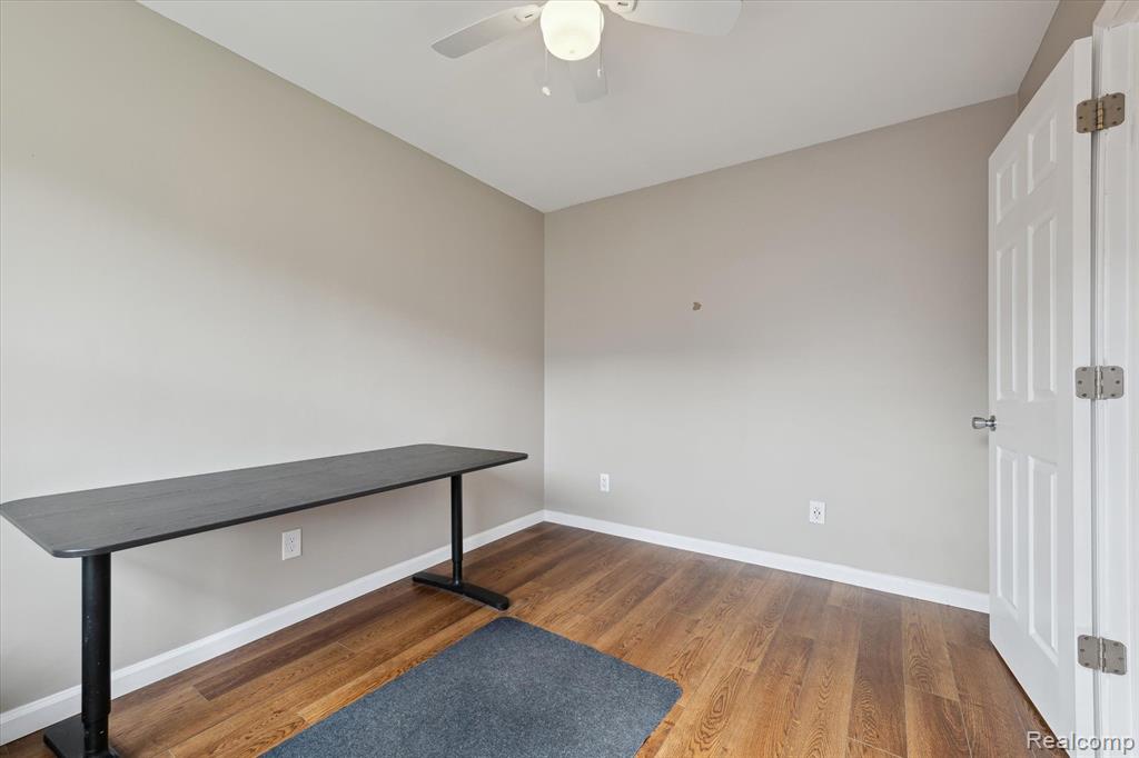 4302 MANDALAY Avenue, Royal Oak, MI 48073 — Photo 16