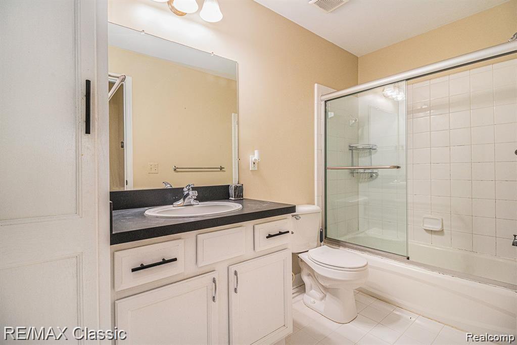 428 Boardwalk Drive, Walled Lake, MI 48390 — Photo 17