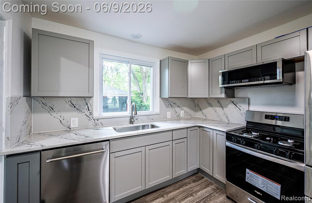 24221 Cloverlawn Street, Oak Park, MI 48237 — Photo 4