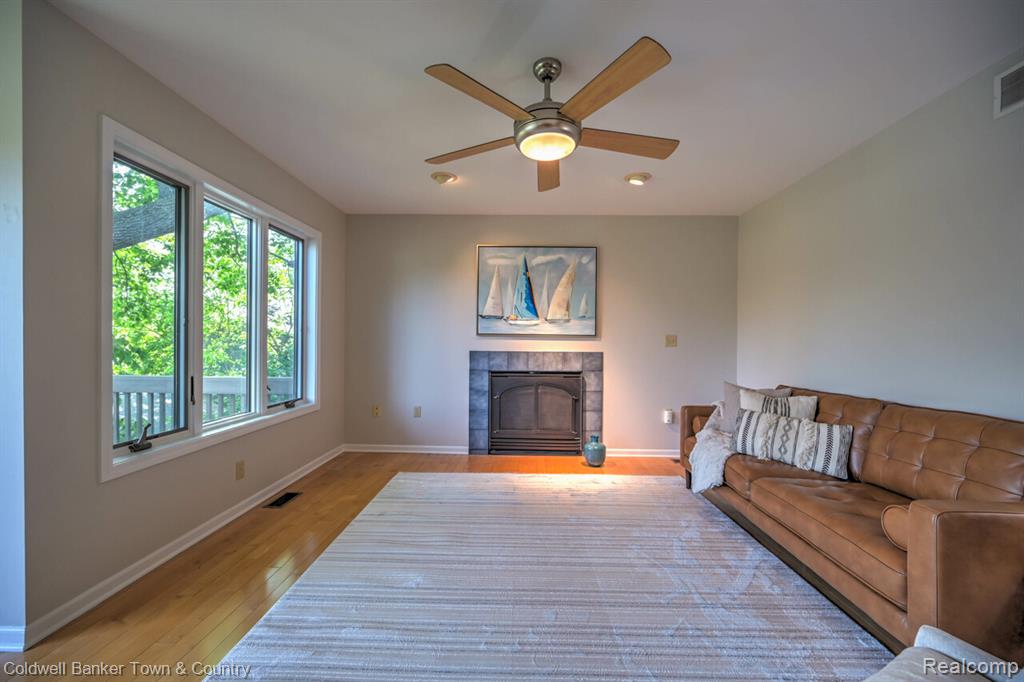 11265 N Shore Drive, Whitmore Lake, MI 48189 — Photo 9