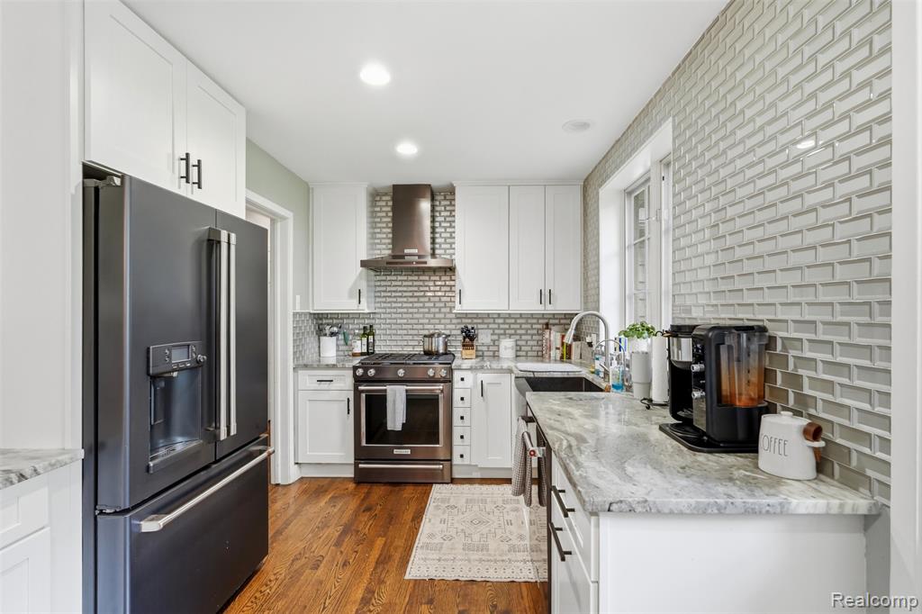 27310 Crestwood Drive, Franklin, MI 48025 — Photo 17
