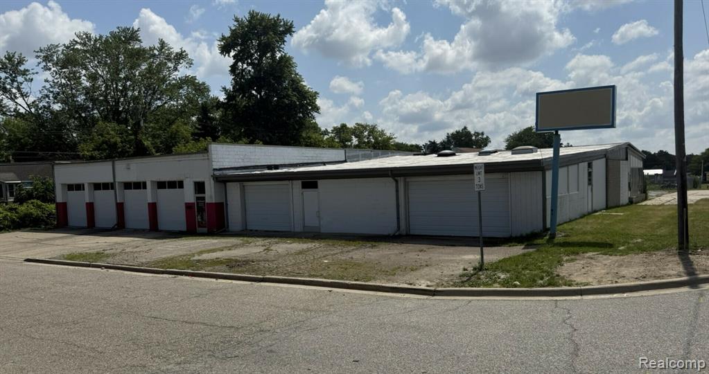 870 Cesar E Chavez Avenue, Pontiac, MI 48340