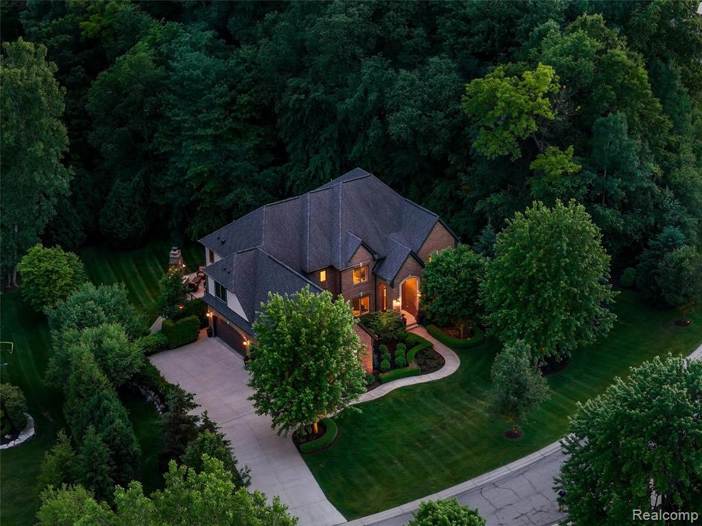 2761 Plum Creek Drive, Oakland, MI — Photo 2