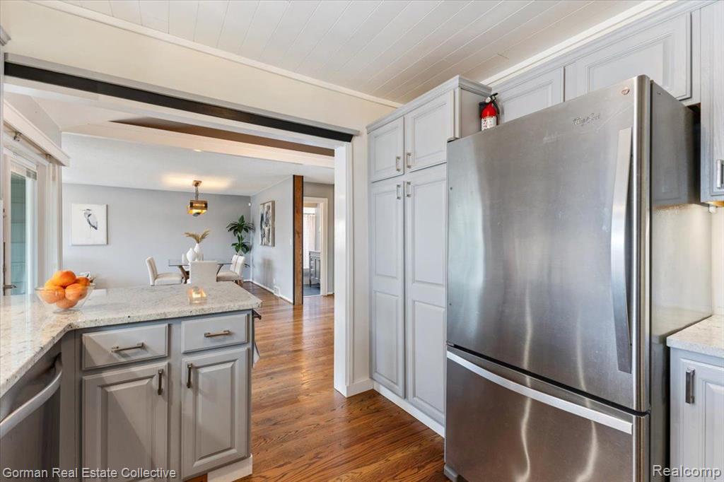 4583 FOREST Avenue, Waterford, MI 48328 — Photo 15