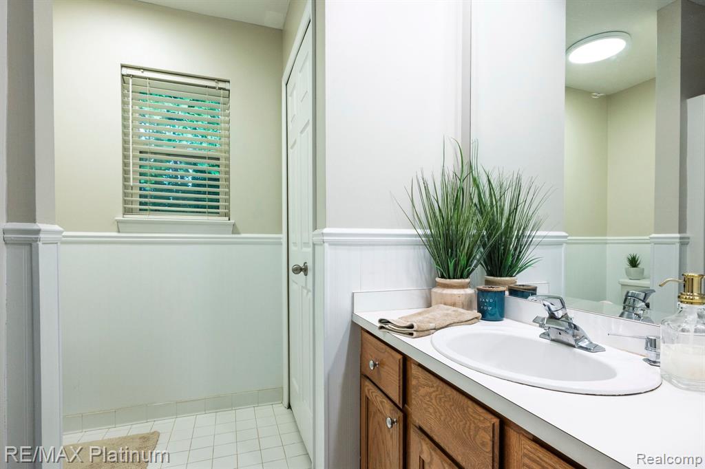 6103 SHADETREE Court, Howell, MI 48843 — Photo 23