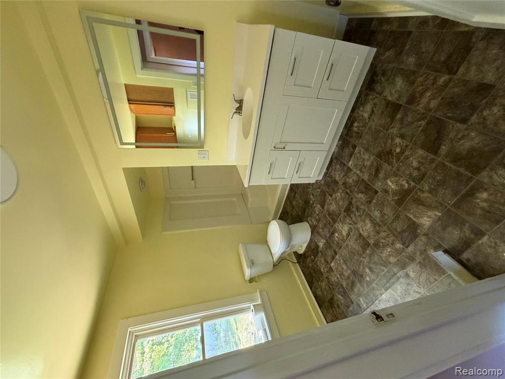 1031 E Pine Avenue, Mount Morris, MI 48458 — Photo 8