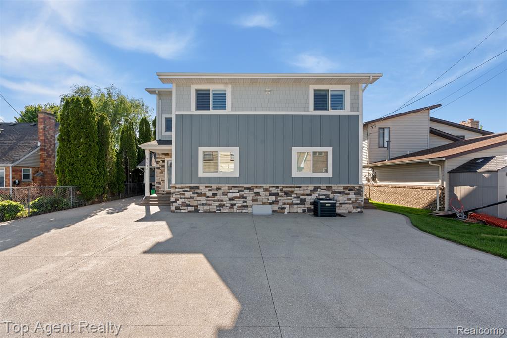 7910 ANCHOR BAY Drive, Clay, MI 48001 — Photo 2