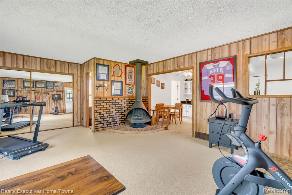 8540 Russell Street, Shelby Twp, MI 48317 — Photo 23