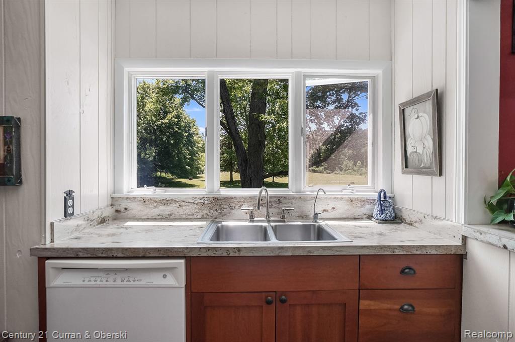 415 W PREDMORE Road, Oakland, MI — Photo 13