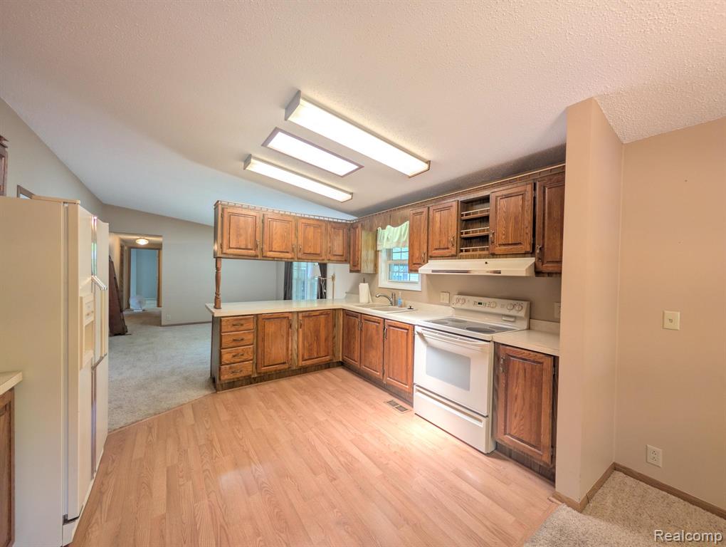 636 Park View, Clio, MI 48420 — Photo 4