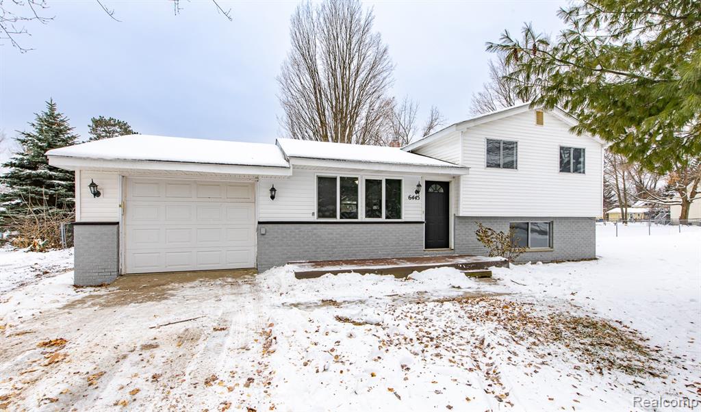 6445 Pontiac Lake Road, Waterford, MI 48327 — front exterior