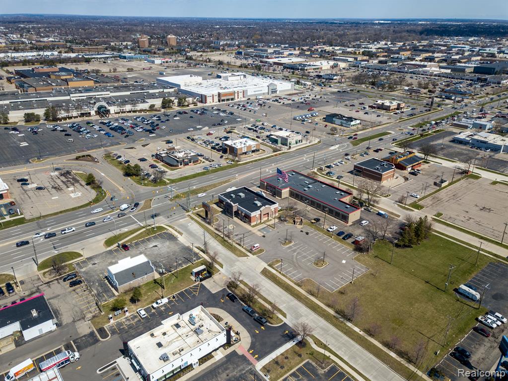 451 W 14 MILE Road - Photo 4