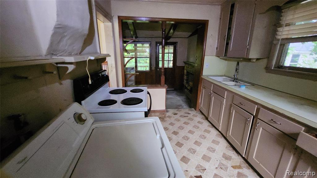 206 Gale Street, Morrice, MI 48857 — Photo 9