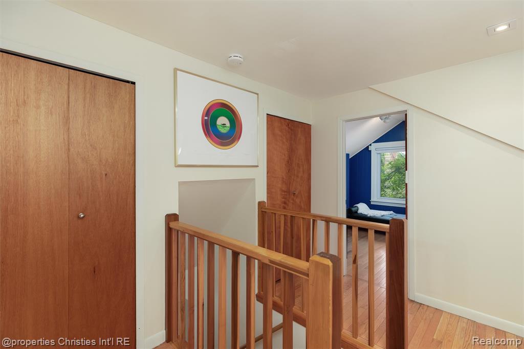 13323 Hart Avenue, Huntington Woods, MI — Photo 24
