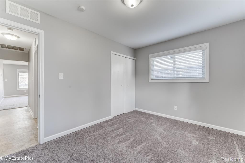 547 S Hawthorne Street, Westland, MI 48186 — Photo 33