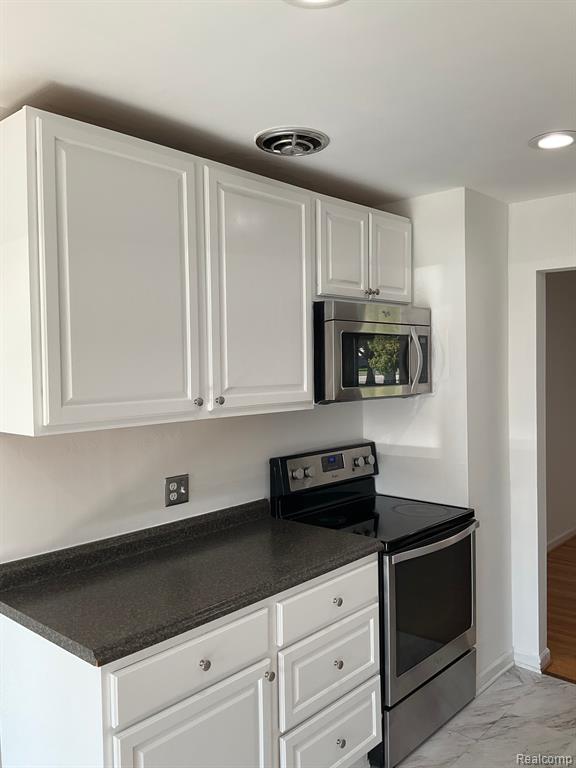 8401 18 MILE Road, 19, Sterling Heights, MI 48313 — Photo 6