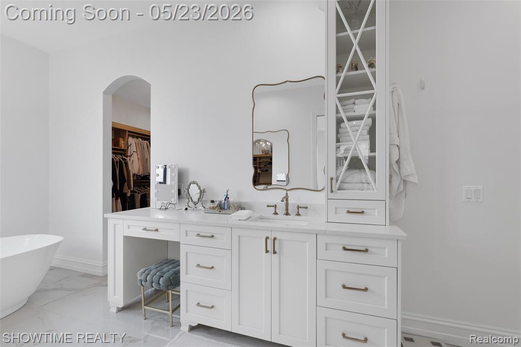 4805 Woodland Hills Drive, Rochester, MI 48306 — Photo 36