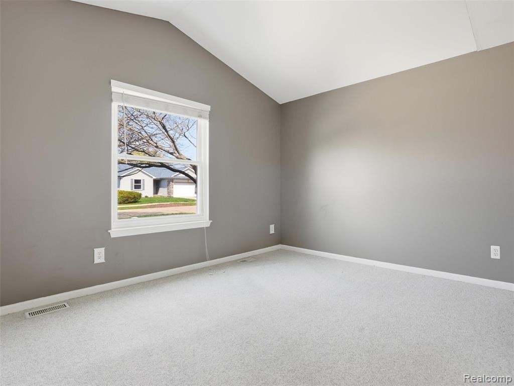 5837 Northridge Circle, Waterford, MI 48327 — Photo 25