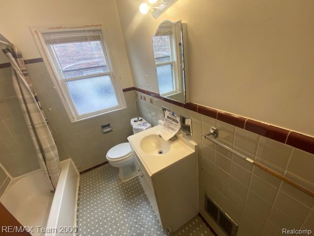 18904 Mallina Street, Grosse Pointe, MI 48236 — Photo 8